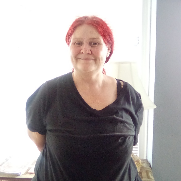 Meet your Posher, Lisa - Picture 1 of 1